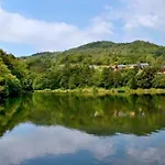 U Krokodila *