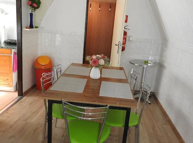 بيت للعطل U Krokodila *