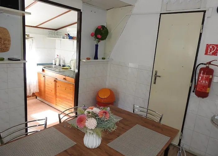 بيت للعطل U Krokodila *